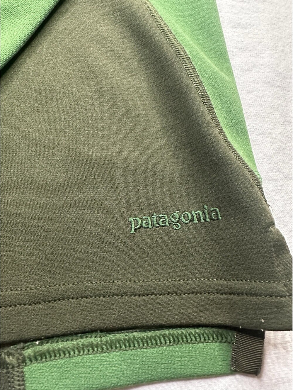 Patagonia Men’s Green Striped Capilene Long Sleeve Shirt Size L - Picture 2 of 6